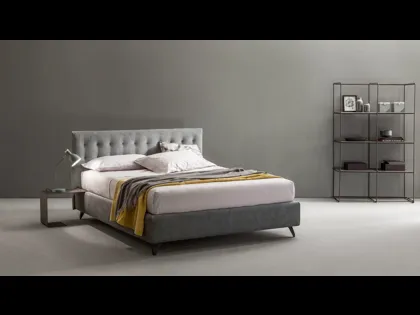 Letto matrimoniale imbottito con testiera trapuntata Aster di Bside