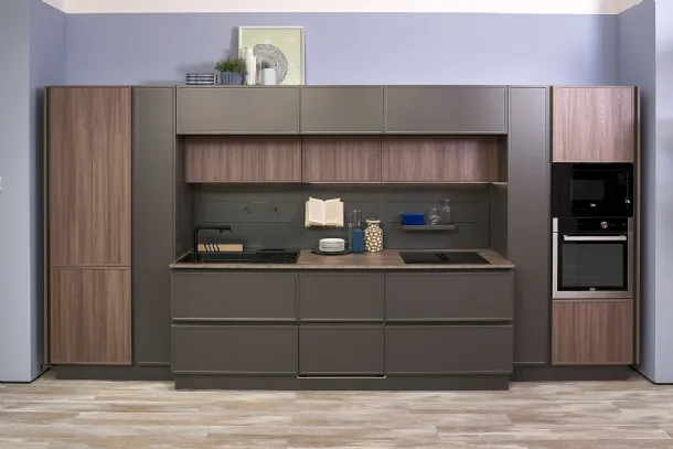 Cucina Moderna Rewind lineare Frassino Creta e laccato opaco Carruba di Creo
