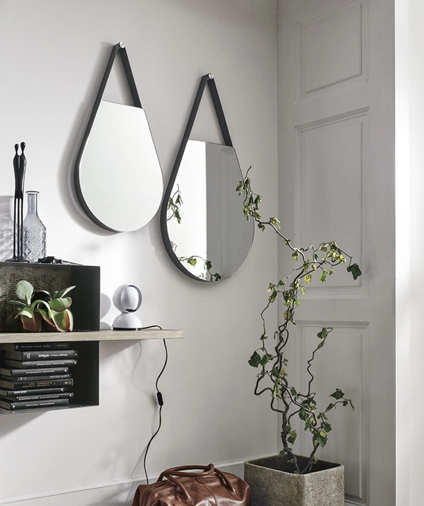 Specchiere moderne Drops con struttura in metallo di Target Point