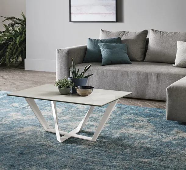 Tavolino Priamo con top in gres porcellanato e base in metallo verniciato di Target Point