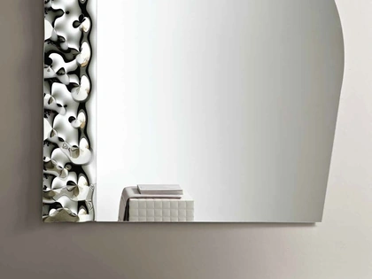 Specchio Lock con inserto in vetro mosso di Capodarte