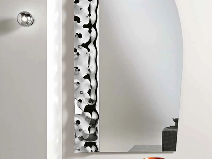 Specchio Lock con inserto in vetro mosso di Capodarte