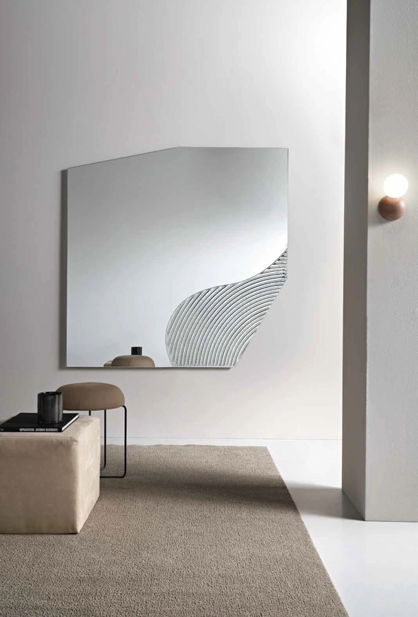 Specchio Silk con inserto in vetro rigato di Capodarte