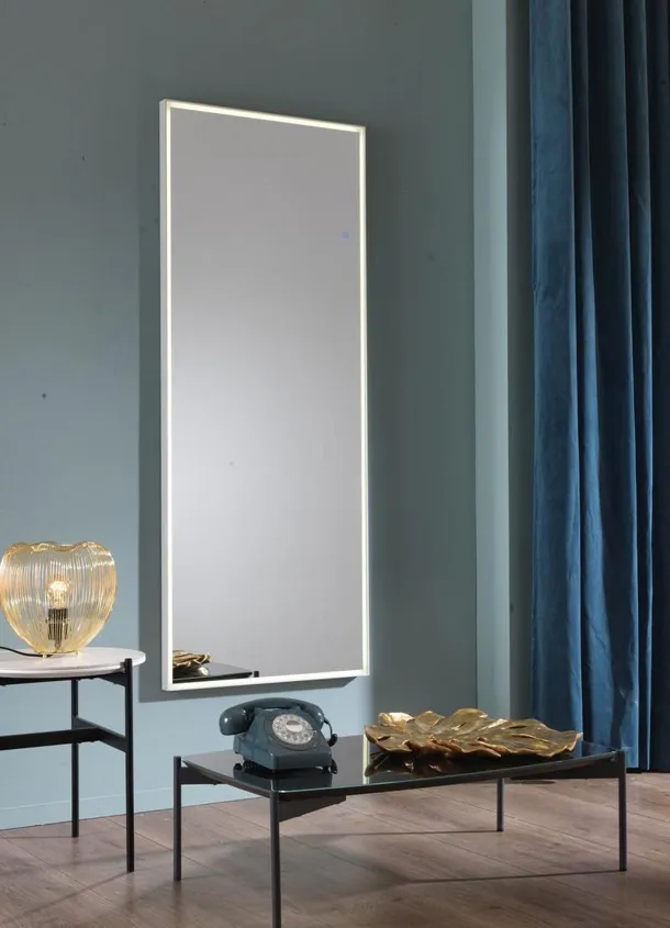 Specchio Lux con cornice in alluminio di Stones