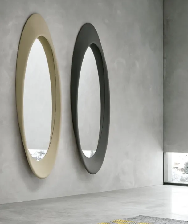 Specchiera Pleasure con cornice in poliuretano verniciato di Target Point