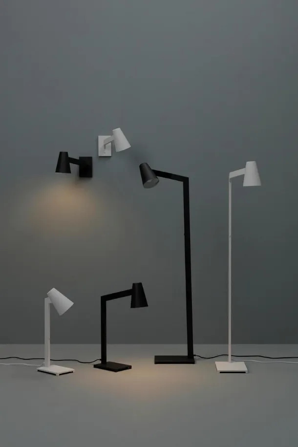 Lampada da terra, da tavolo e da parete Kobi in metallo verniciato Bianco o Nero di Stones