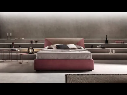Letto in tessuto imbottito con testiera JS di Bside