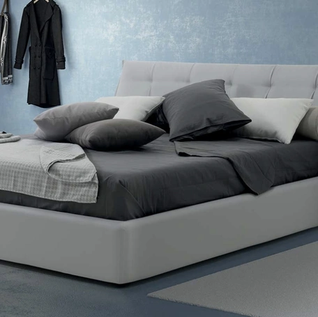 Letto in pelle imbottito Comet di Rimar
