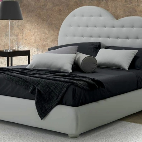 Letto matrimoniale in pelle con testiera a cuore Cupido di Rimar