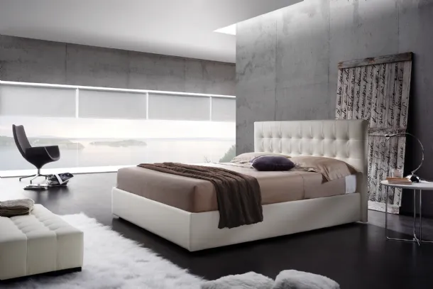 Letto in ecopelle dal design elegante Sirius di Fabbri Salotti