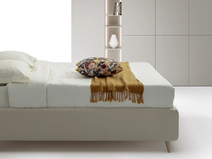 Letto in tessuto imbottito Taipei con contenitore di Rimar