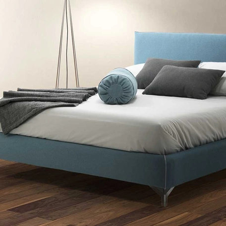 Letto con testiera Velvet di Rimar