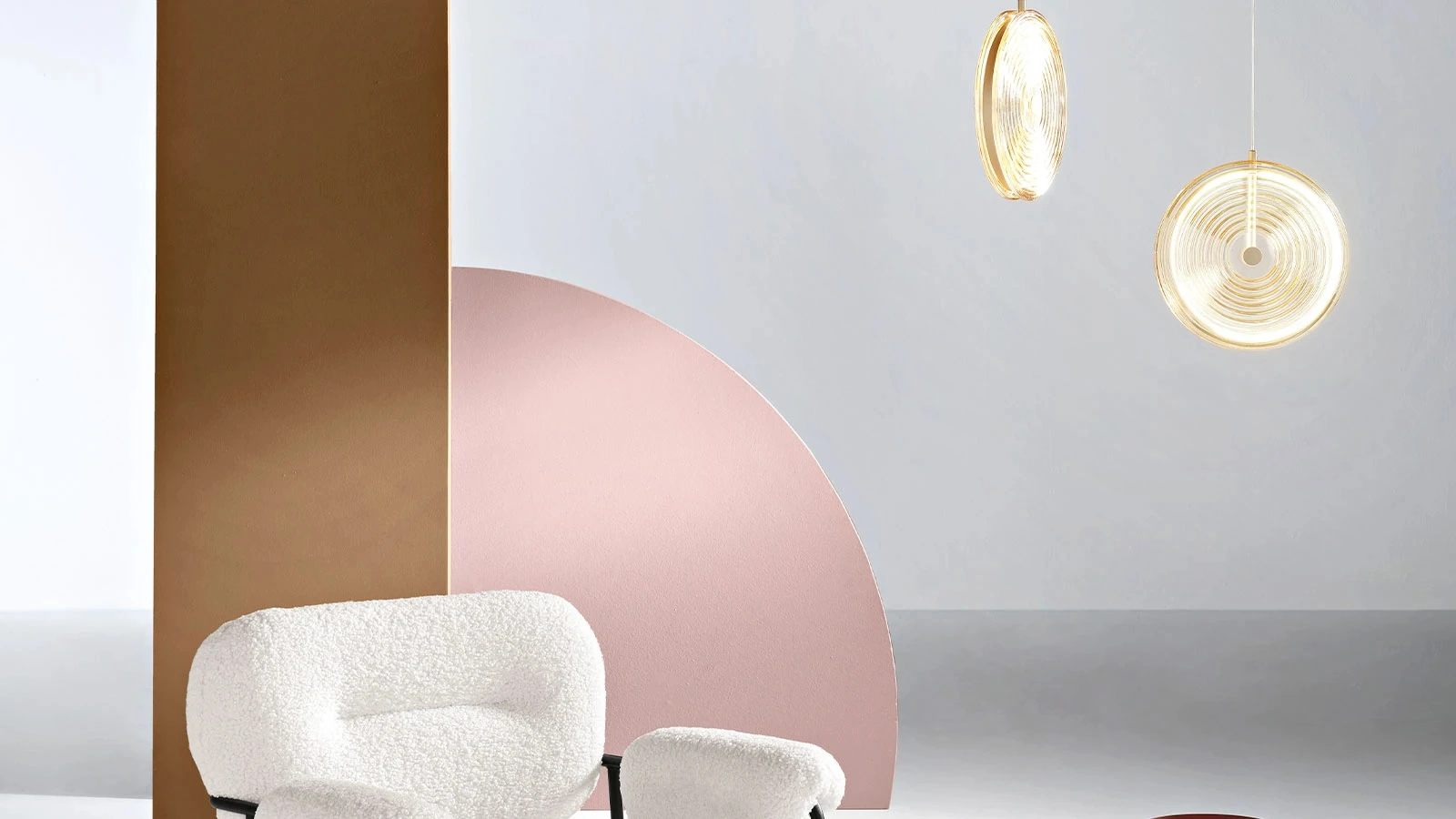 Poltrona Kent in tessuto bouclè di Ikone Casa