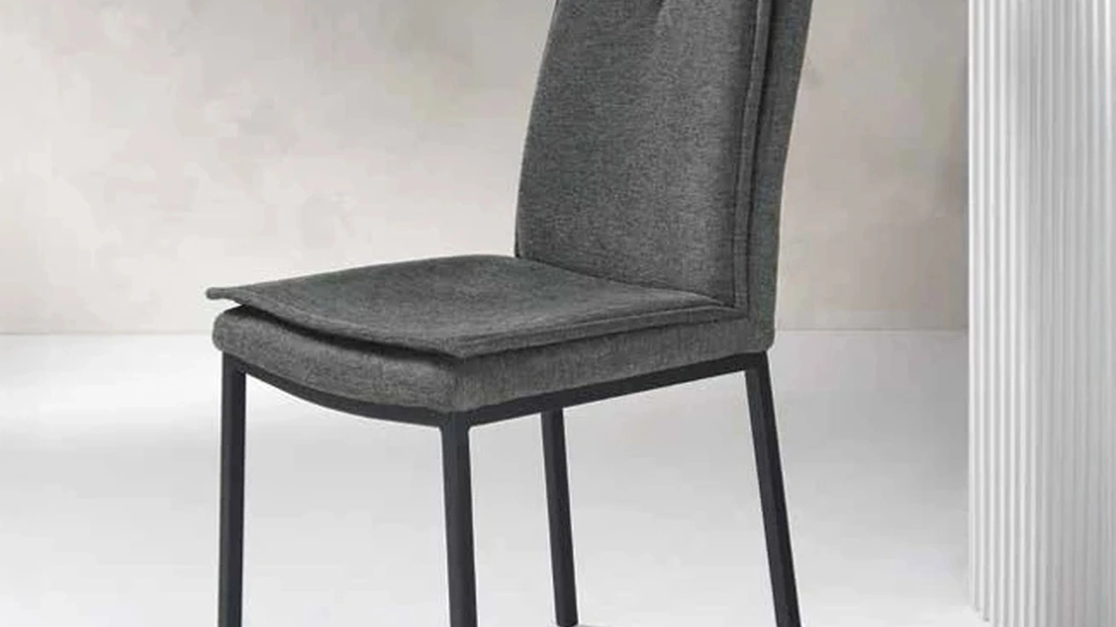 Sedia Clyde in tessuto imbottito di Capodarte