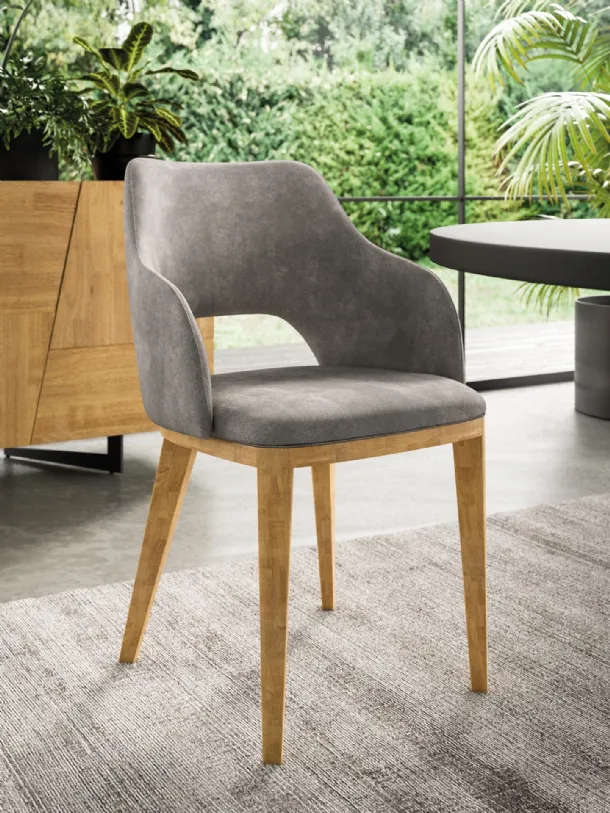 Sedia Diva con gambe in legno di FGF Mobili