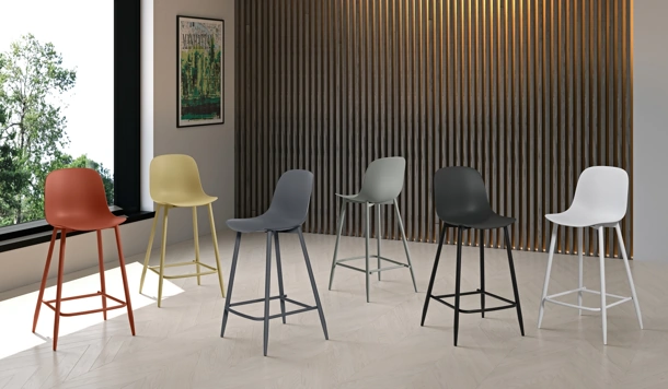 Sgabello in polipropilene Frida di Stones