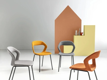 Sedia Gilda in tessuto imbottito di Ikone Casa