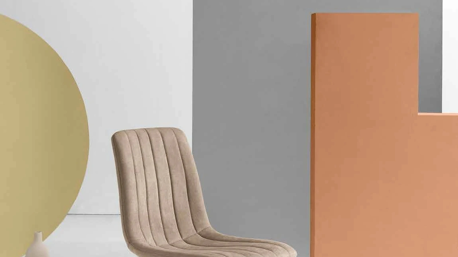 Sedia in tessuto imbottito Kole di Ikone Casa