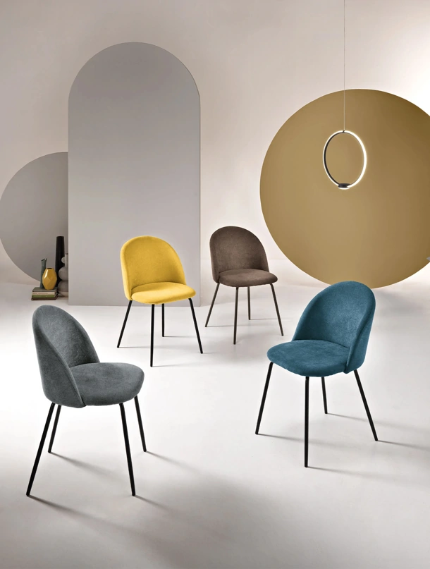 Sedia imbottita Karen di Ikone Casa