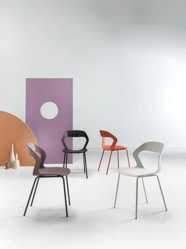 Sedia impilabile in polipropilene Rocca di Ikone Casa