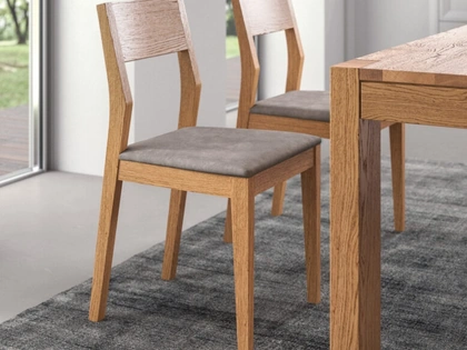 Sedia Ryana in legno con seduta in microfibra di FGF Mobili