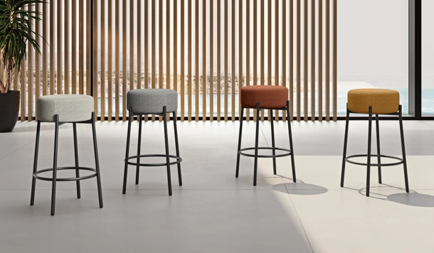 Sgabello Syd di Stones