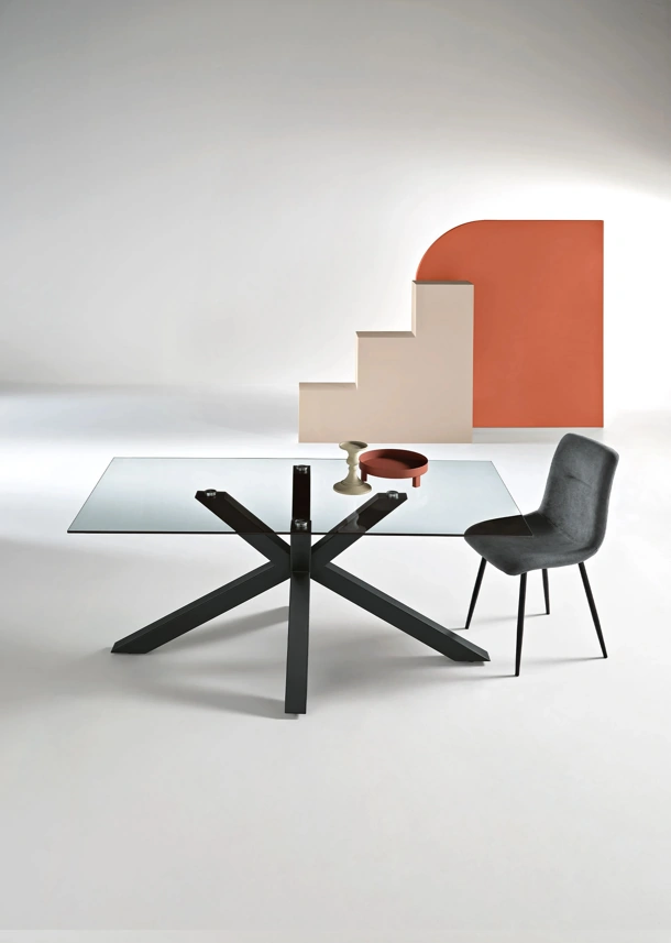 Tavolo in vetro Dante 160 di Ikone Casa