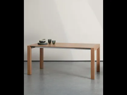 Tavolo Neal in MDF noce di Stones
