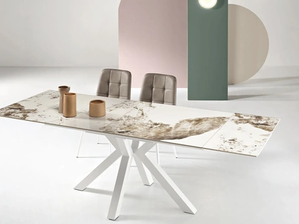 Tavolo Sky di Ikone Casa