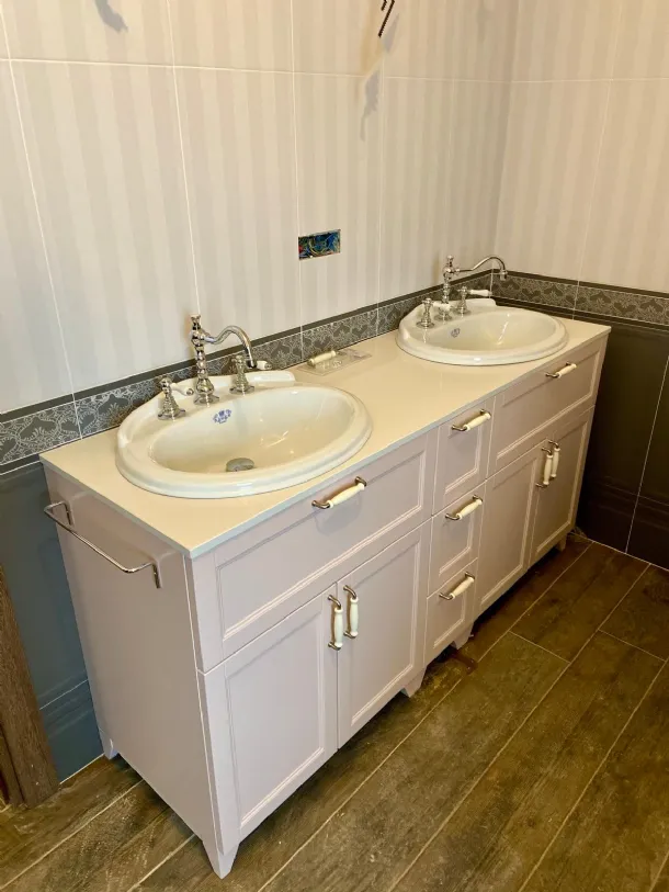 Mobile bagno laccato rosa