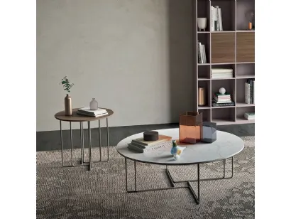 Tavolino con piano in marmo grigio e con basamento finitura brunito Aster di Orme