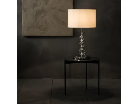 Lampada da tavolo Giuditta in plexiglass con paralume in tessuto bianco di Stones