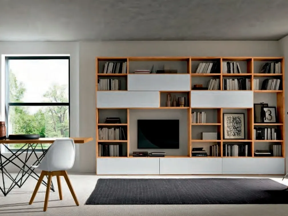 Libreria a muro Mixer CM88 in legno e laccato bianco opaco di FGF Mobili