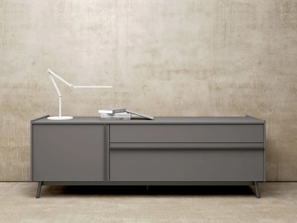 Madia dal design moderno e semplice in laccato opaco di Mab