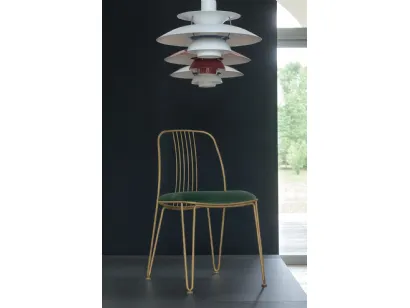 Sedia Granada con struttura in metallo verniciato e seduta imbottita e rivestita in morbida microfibra effetto velluto di Target Point