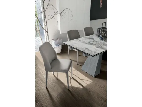 Sedia Vienna interamente rivestita in morbido tessuto Soft Touch Vintage di Target Point