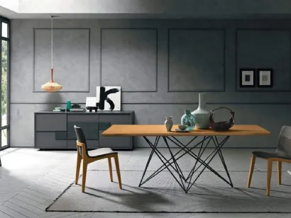 Tavolo Trendy in legno con base in metallo di FGF Mobili