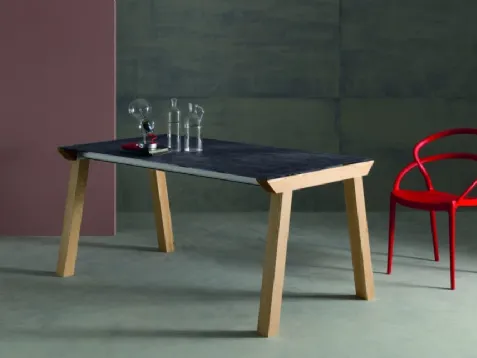 Tavolo con piano in quercia e struttura in frassino, Genius di Eurosedia