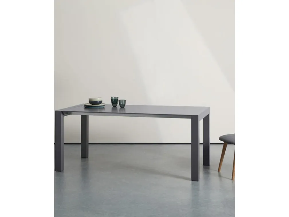 Tavolo Neal in MDF noce di Stones