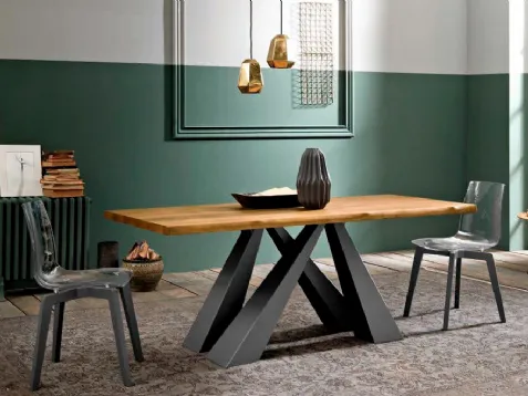 Tavolo con gambe antracite e piano in legno Victory di FGF Mobili