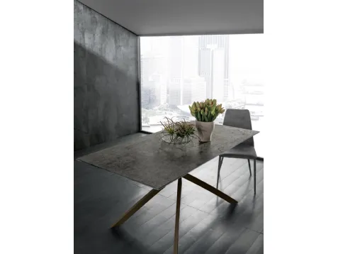 Tavolo Twist 180 con struttura in metallo verniciato e piano in legno di Zamagna