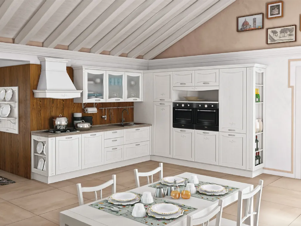 Cucina Classica angolare Aurea in Frassino laccato Bianco con decoro di Creo