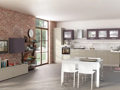 Cucina Moderna lineare Kyra in polimerico finitura Frassino Dakar e Melanzana opaco e Vetro di Creo